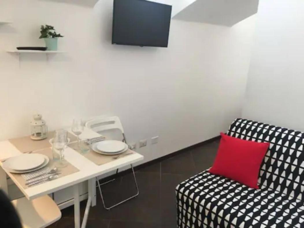 Romantica Mansarda 15 Min Dal Centro - Lome 844 米兰 外观 照片